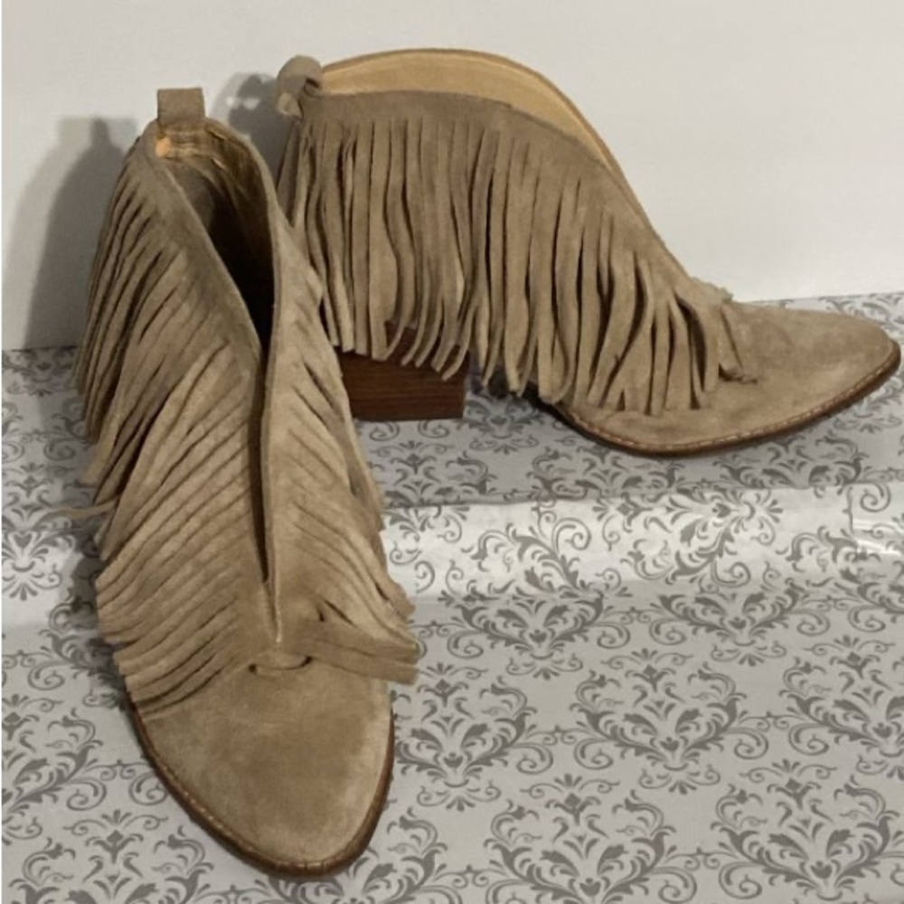 Coconuts by Matisse, Fringe suede booties.